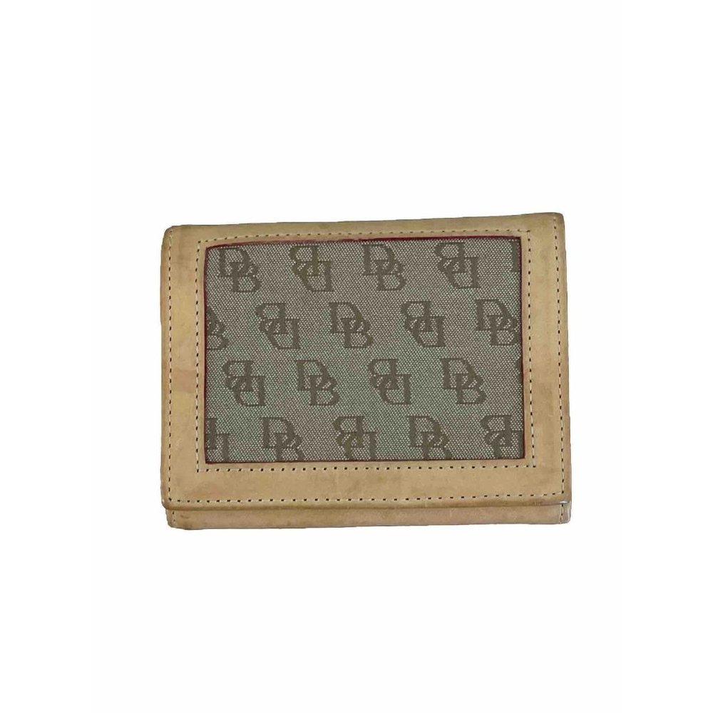 Dooney & Bourke Classic Leather Wallet in Rich Tan